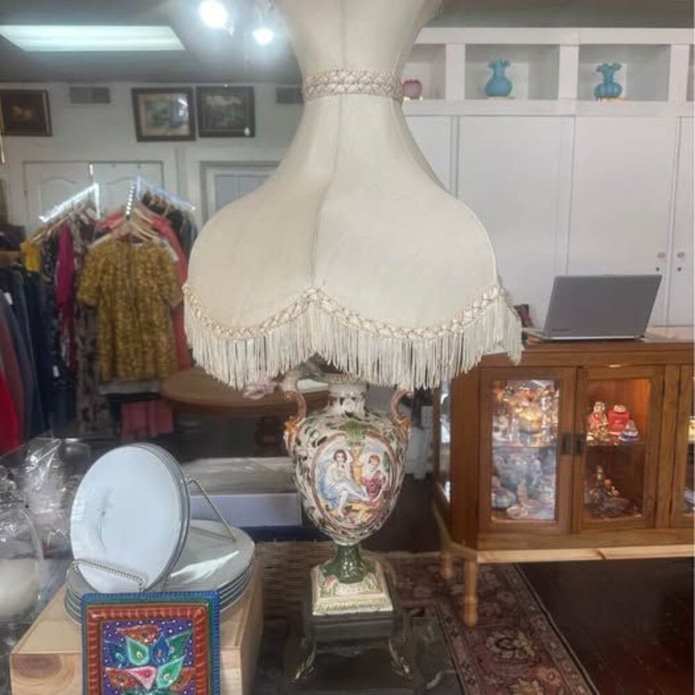 Italian Baroque/Rococo revival porcelain urn table lamp